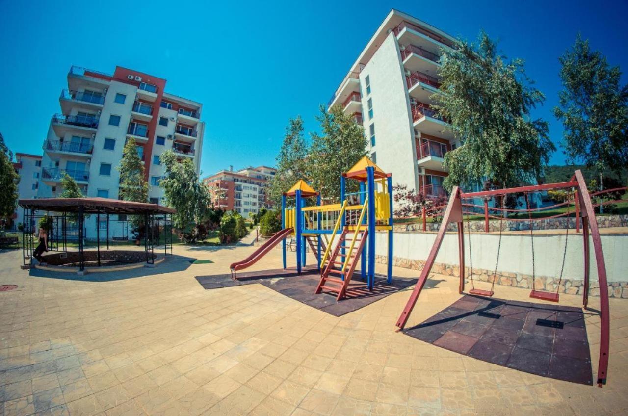 Beautiful Apartment Right By The Sea, Свети-Влас Экстерьер фото