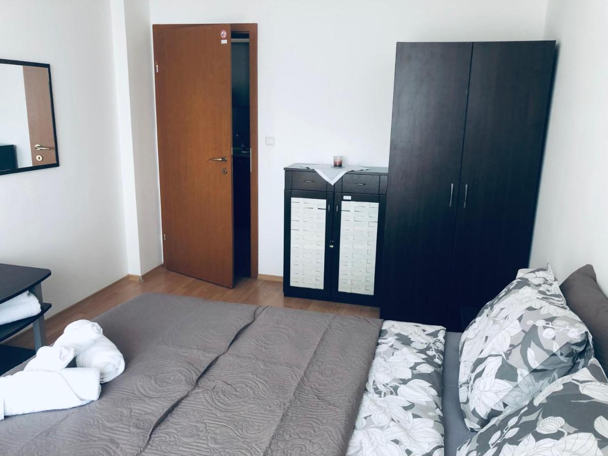 Beautiful Apartment Right By The Sea, Свети-Влас Экстерьер фото