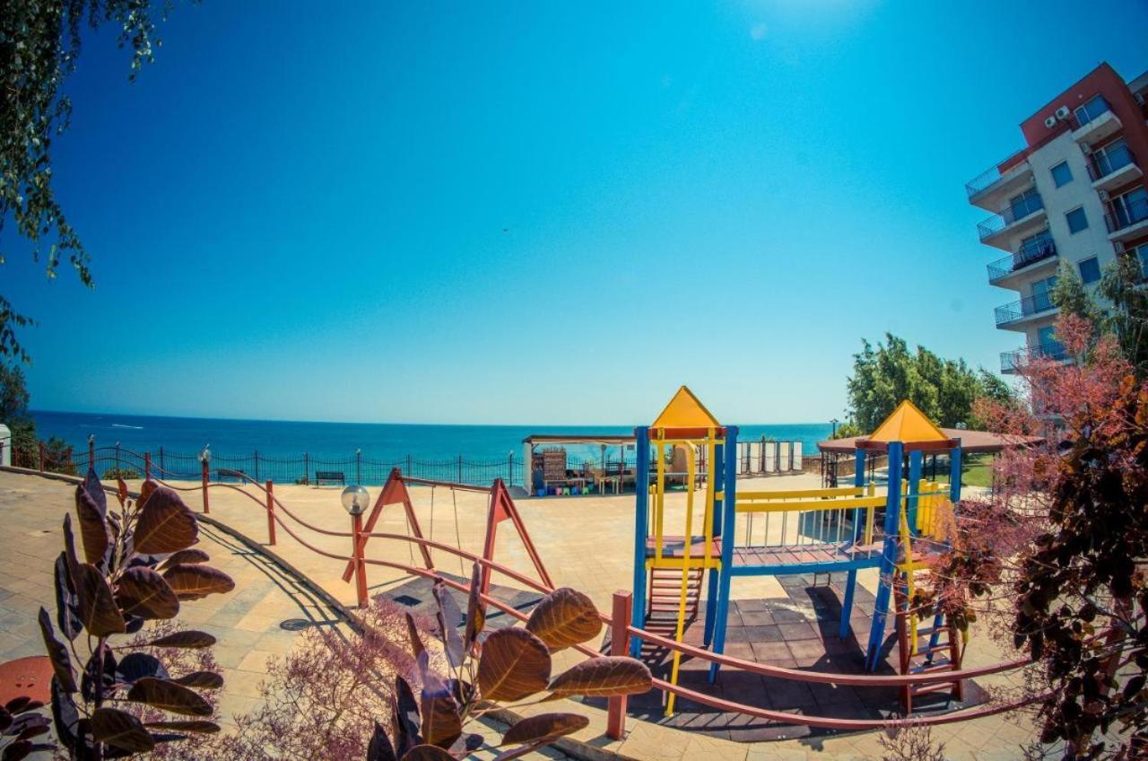 Beautiful Apartment Right By The Sea, Свети-Влас Экстерьер фото