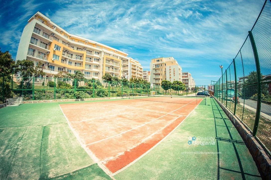 Beautiful Apartment Right By The Sea, Свети-Влас Экстерьер фото