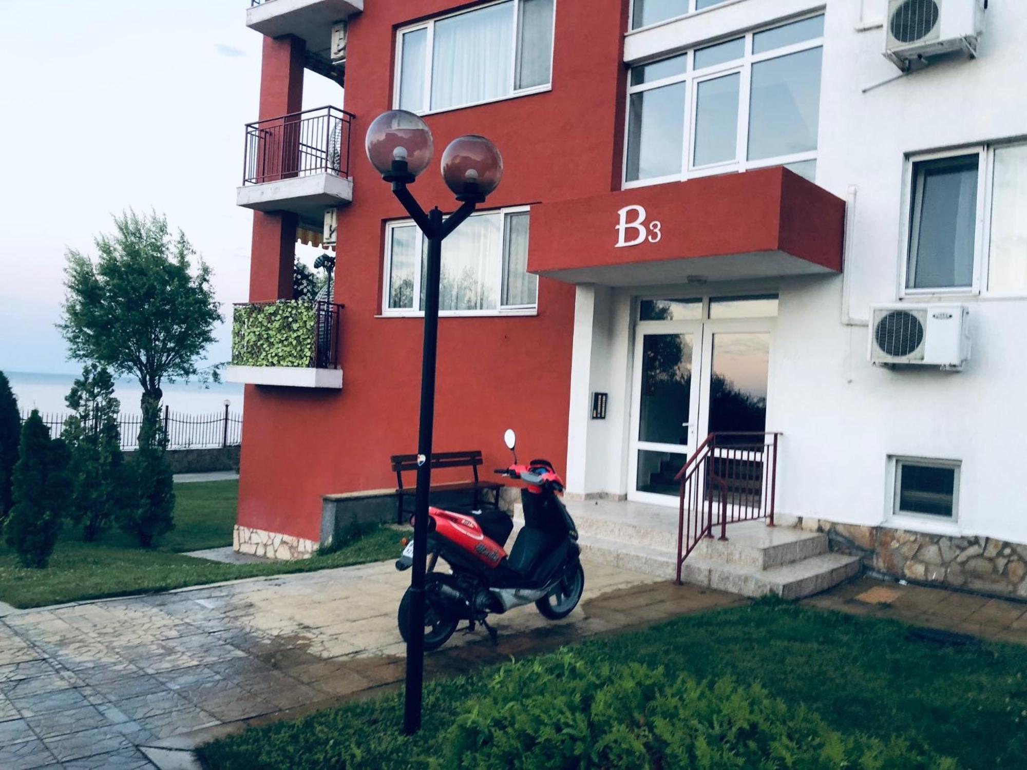 Beautiful Apartment Right By The Sea, Свети-Влас Экстерьер фото