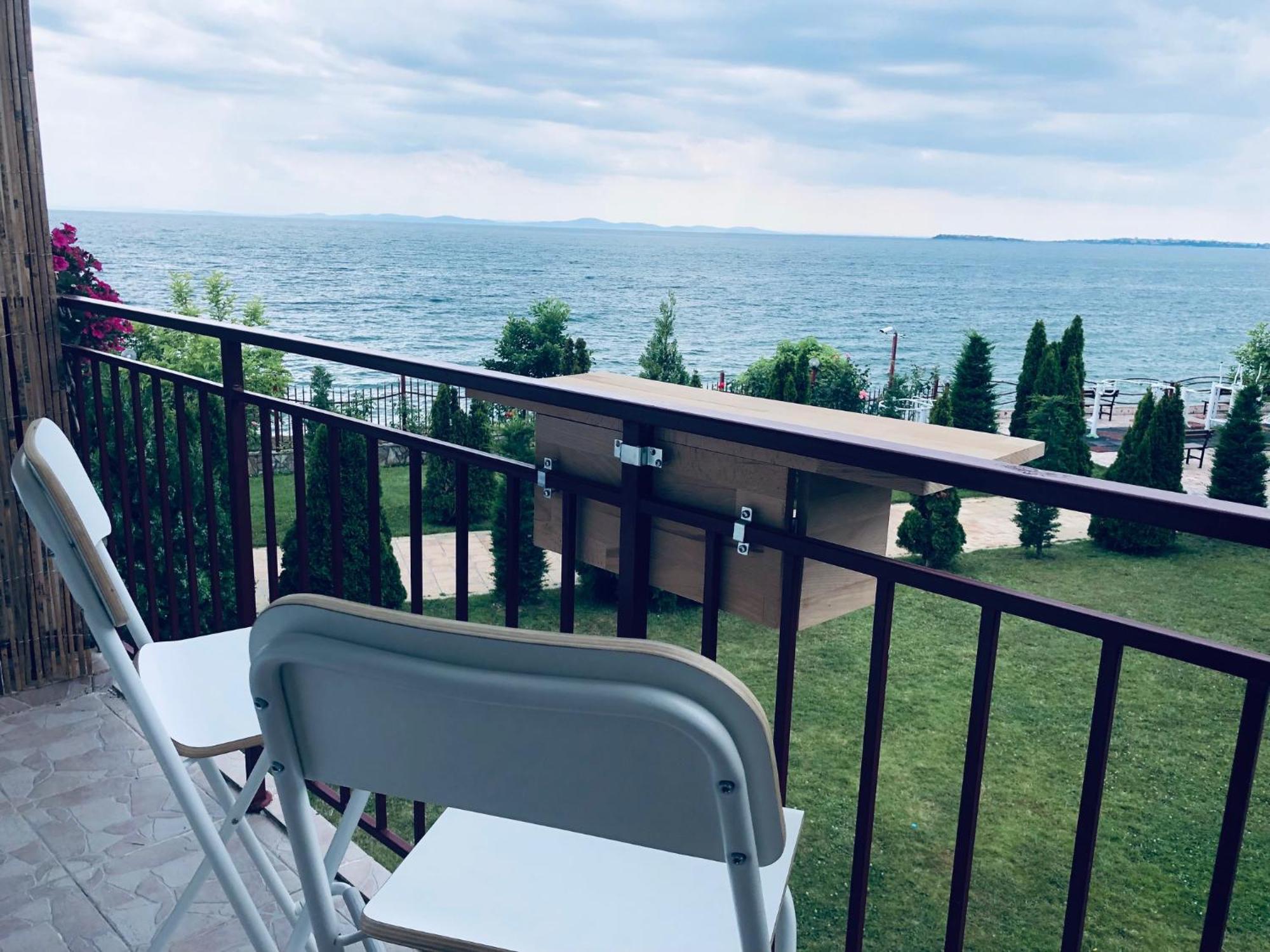 Beautiful Apartment Right By The Sea, Свети-Влас Экстерьер фото