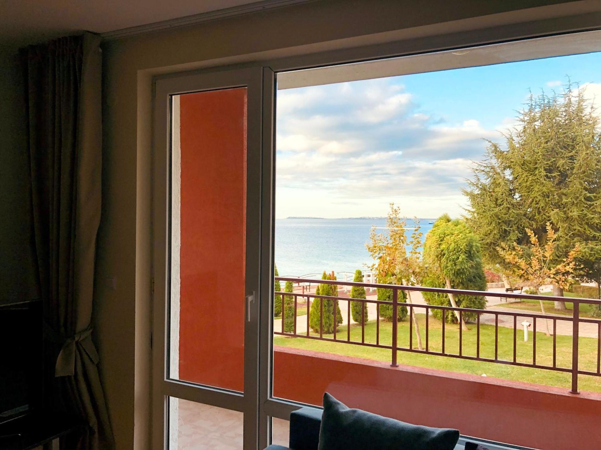 Beautiful Apartment Right By The Sea, Свети-Влас Экстерьер фото